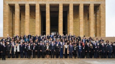 Bakan Özer,  öğretmenlerle Anıtkabir'i ziyaret etti