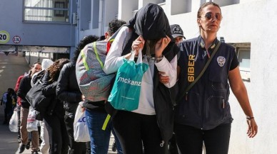 Dolandırıcılık şebekesi,  hesap sahiplerini maaşa bağlamış