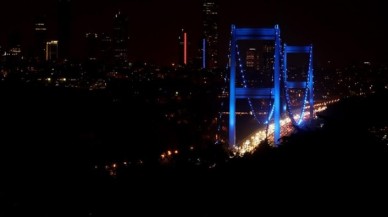 İstanbul'da iki köprü Dünya Çocuk Hakları Günü için ışıklandırıldı