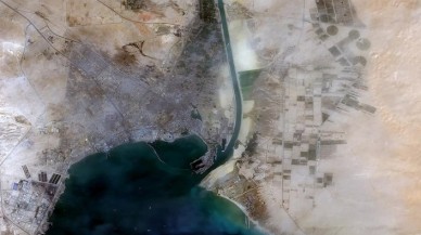 Küresel ticaretin önemli koridoru Süveyş Kanalı