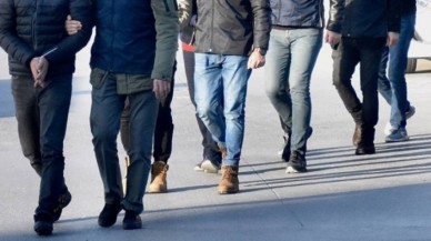 Muğla merkezli "Sahte rezervasyon" operasyonunda yakalanan 25 şüpheli adliyede