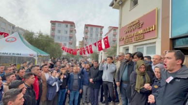 Şehit babasının isteği üzerine taziye evinde marş okudular