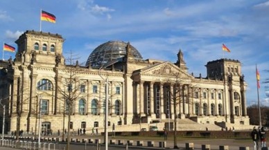 Alman TV kanalı,  Batı Şeria'da "işgal karşıtı" festivale katılan sunucusunu kovdu