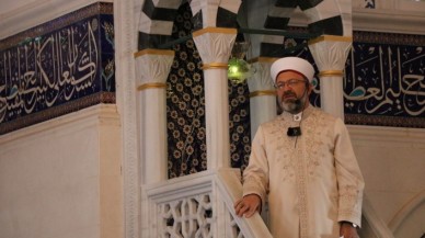 Diyanet'in cuma hutbesi: Yılbaşı,  piyango,  çam ağacı vurgusu