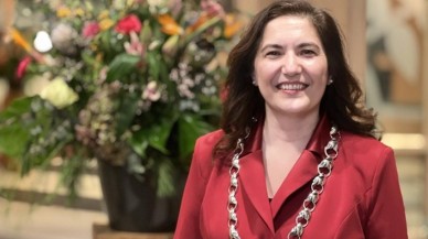 Hollanda'da ilk Türk kökenli belediye başkanı görevine başladı