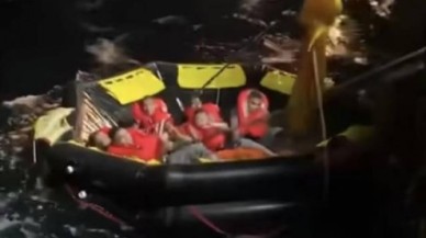 Savaş gemisi battı,  onlarca asker kayıp! Ülkede büyük şok