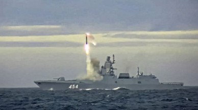 Rusya'dan dünyayı dehşete düşüren hamle: Sesten 10 kat hızlı Hipersonik Tsirkon füzesinin düğmesine bastı