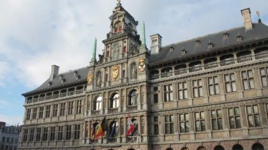 Hollanda'da çanlar İstiklal Marşı'nı çaldı