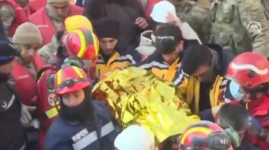 Hatay'da Mustafa Sarıgül enkazdan 149. saatte kurtarıldı