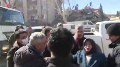 AK Partili eski vekil Nursel Reyhanlıoğlu'nun yeni görüntüleri ortaya çıktı: Depremzedeye de bağırmış