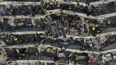 Adalet Bakanı Bozdağ'dan yıkılan binaları yapanlarla ilgili açıklama