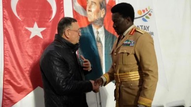 Hatay'a prens mi geldi? Prof. Dr. Gürkan: Bu adam prens falan değil,  üniforma da çakma