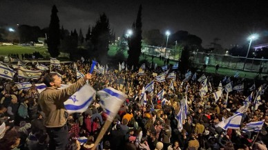 İsrail'de yüzbinler sokakta. Netenyahu'nun koltuğu sallanıyor: Arap Baharı benzetmesi