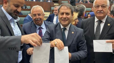 AK Parti Grubu Cumhurbaşkanı adayını açıkladı