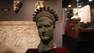 ABD'de ele geçirilip Antalya'ya getirilen 12 tarihi eser,  tanıtıldı