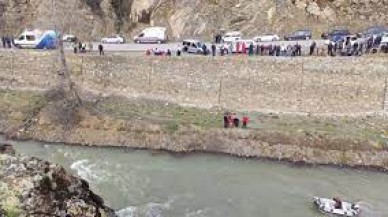 Munzur Çayı'na otomobil uçtu: Mehmetcan Demiral,  Baran Aslantaş ve Azad Demiral aranıyor