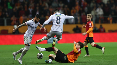 Galatasaray yerle bir oldu: Başakşehir'e elendi