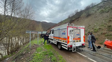 Munzur Çayı'na otomobil düştü: 3 kişi kayıp