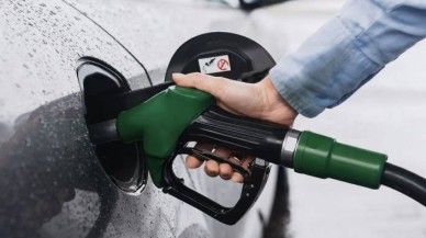 Bu gece yarısından itibaren ayaryakıta indirim geliyor