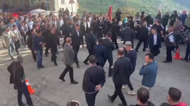 Trabzon'da belediye başkanı Murat Zorluoğlu'na büyük tepki: Defol,  seni istemiyoruz!