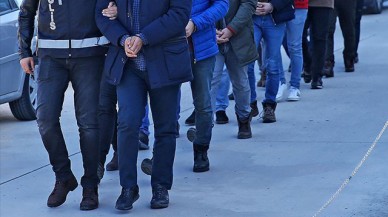 İzmir merkezli 9 ilde şafak vakti operasyon: Aralarında askerler ve polis de var