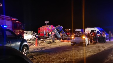 Gaziantep'te korkunç kaza: Taha Kaçar,  Mesut Taşdemir,  Cahit Sat,  Hatice Sat,  Kardelen Sat ve Kadir Sat öldü