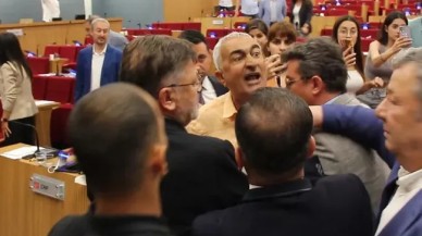 CHP'lilerle AK Partililer birbirine girdi. Meclis bir anda karıştı