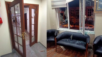 Belediye başkanının odasına baltayla saldırdılar. Kırıp,  parçaladılar