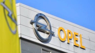 Alman otomobil devi Opel logosunu değiştirdi!