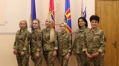 Ukrayna'nın kadın askerleri tanıdıldı. Rusya'ya karşı savaşıyorlar