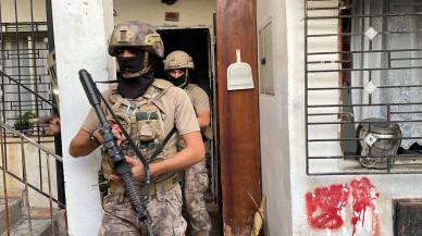 Mersin'de şafak operasyonu