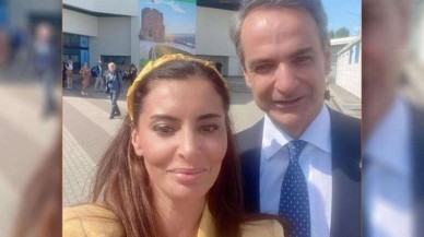 Yunanistan'a bomba gibi düşen fotoğraf: Miçotakis - Hande Fırat! Yer yerinden oynadı