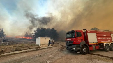 Çanakkale'deki orman yangını köylere sıçradı. Vatandaşlar tahliye ediliyor