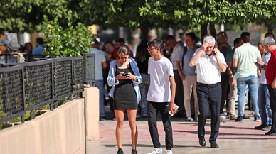 Adana'da 5, 5 büyüklüğünde deprem. Halk panik halinde sokağa fırladı. Flaş açıklama