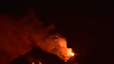 Kemer hala yanıyor. Gece görüşlü helikopterler müdahale ediyor