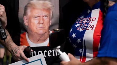 Trump cezaevine teslim oldu