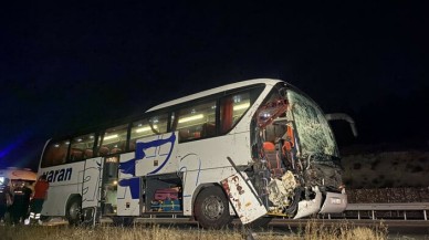 Varan Turizm Uşak'ta tıra arkadan çarptı: 15 kişi yaralandı