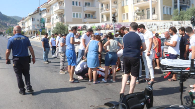 Fethiye'de motosiklete otomobil ve kamyonet çarptı: Ayşe Akçin öldü. Şeyma Adikti ve Ferdi Yıldız yaralandı