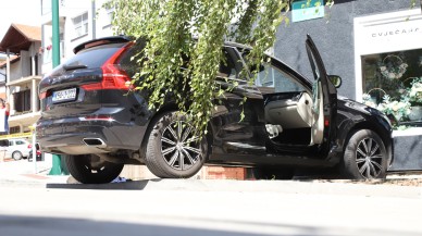 Bosna Hersek'te silahlı saldırı düzenleyen kişi eşini ve 2 Türkü öldürdü. Önder Cengiz ve oğlu Denis Cengiz öldü
