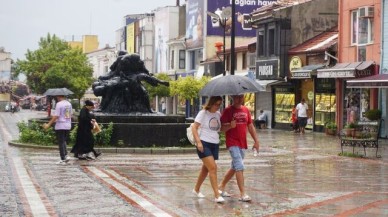 Meteoroloji'den 3 bölgeye yağmur,  3 bölgeye fırtına uyarısı