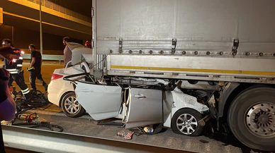 Korkunç kaza. TIR'ın altına giren otomobilin sürücüsü Ahmet Furkan Aytekin öldü