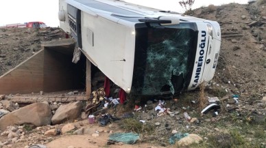 Erzurum'da Kanberoğlu firmasının yolcu otobüsü devrildi: 3 kişi öldü,  22 kişi yaralandı