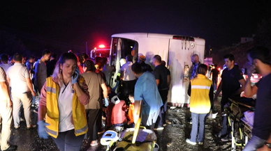 Pamukkale'de korkunç kaza: 3 kişi öldü,  çok sayıda yaralı var