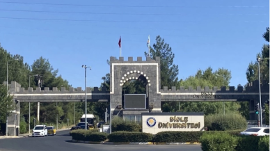 Dicle Üniversitesi'nde Dekan Yardımcısı bıçaklı saldırıya uğradı