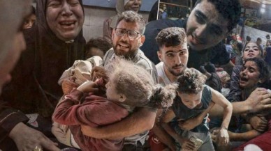 İsrail'den Gazze'deki kiliseye saldırı: Çok sayıda ölü ve yaralı var