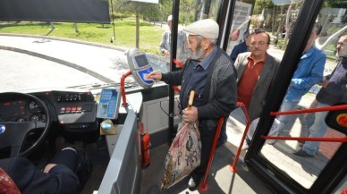 65 yaş üstünün halk otobüsünde ücretsiz taşınmasıyla ilgili flaş gelişme. Bakan duyurdu