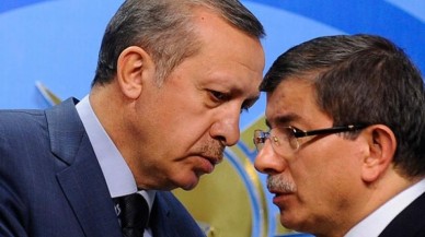 Davutoğlu Erdoğan ile aynı odada ağladıklarını açıkladı,  nedenini anlattı