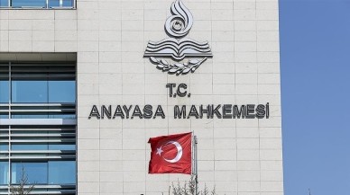 Anayasa Mahkemesi 3 siyasi partiyi kapattı