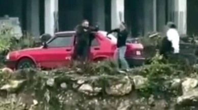 Arkadaşı karısını arabayla ıssız bir yere götürünce kendinden geçti. Köksal Kıbrıs Yakup Yaman'ı öldürdü