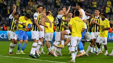 Kadıköy'de Fener alayı. Ludogorets'i de yıktı,  18'de 18 yaptı